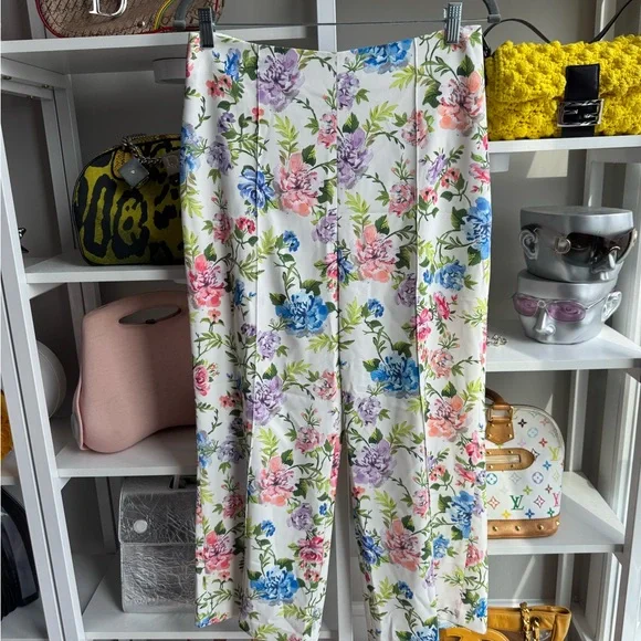 Alice + Olivia White and Pink Cropped Floral Pants